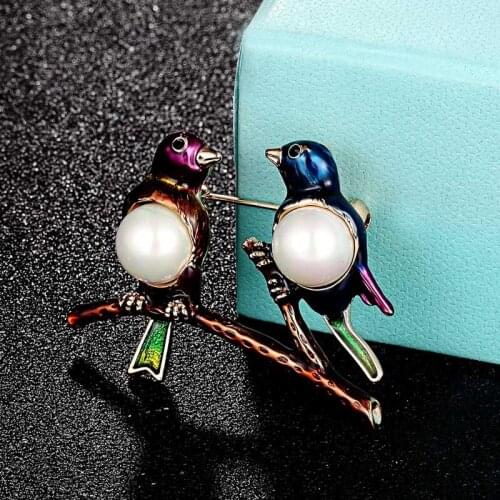 Zlxgirl jewelry Colorful Enamel White Imitation Pearl Animal Magpie Brooches for men Women Party Suit Clothes Accessories broch