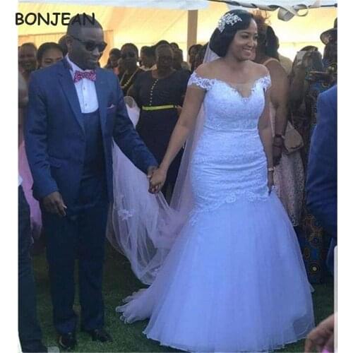 2021 South African White Wedding Dresses Lace Appliques Floor Length Lace Up Back Bridal Gowns Long Sleeves abiti da sposa