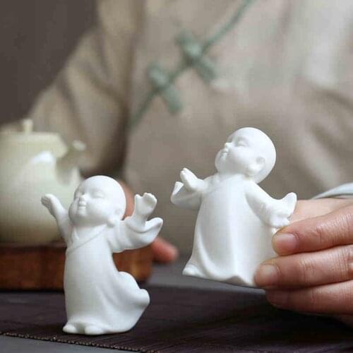 Suet Jade Tea Pet Figure Statue Ceramic Zen-Like Little Monk Ornament Living Room Tea Ceremony Accessories Decoracion Salon Casa