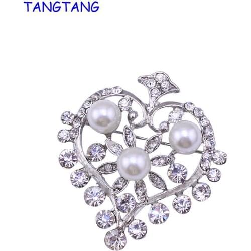 Original Design Brooch Fashion Romantic Refined Women Wedding Pearl Rhinestone Heart Petal Apple Shaped Pin New Item No.: BH8190
