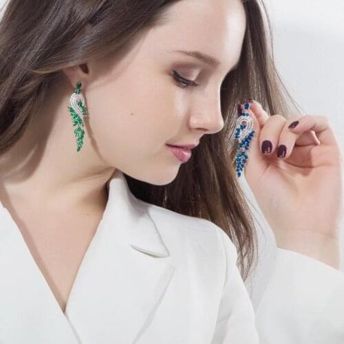 QooLady Luxury Green Blue Red Cubic Zirconia Setting Vintage Leaf Bridal Long Dangle Earrings Jewelry for Wedding Party E009