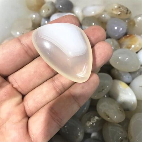 1pcs Natural Agate Palm Massage Stone Healing Reiki Crystal Madagascar Natural Quartz Crystals