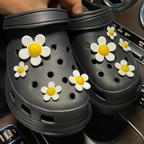 Lovely Bundle Shoe Charms for Crocs DIY Fashion Cute Flower Women Croc Charms High Quality Clogs Shoes Buckle Accessories Brand