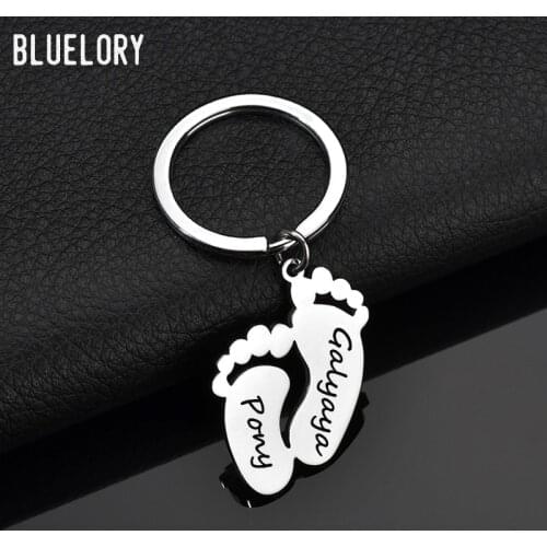 Bluelory Custom Stainless Steel Engrave Date Name Feet Keychain For Kids Parents Personalized Jewelry Birthday Gift