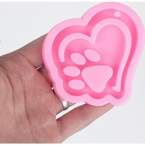 1 Piece Cute Silicone Heart Keychain Mold Shiny Heart Paw Keychain Mold 10337650