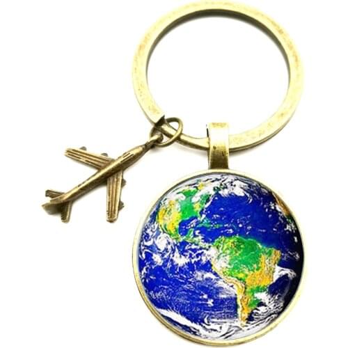 Glamour Map Keychain Bronze Travel Explore Earth Glass Beveled Keychain Airplane Charm Pendant Men and Women Gift Souvenir