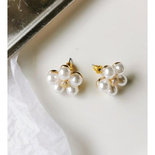 French romantic flower shapes of pearl earrings temperament elegant niche design exquisite earrings