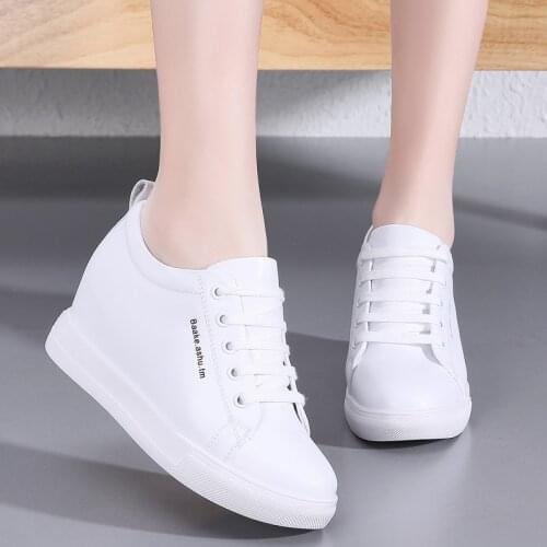 Genuine Leather Casual White Shoes Women Height Increasing Fashion Sneakers Lace Up Round Toe Ladies Shoes Classic White Sneaker