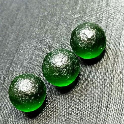 1pcs 18mm green Gem Moldavite Meteorite Egg Impact Class Czech