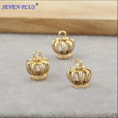 Unique Style High Quality 10 Pieces/Lot 13mm*11mm Alloy Material Gold Color 3D Crown Charms