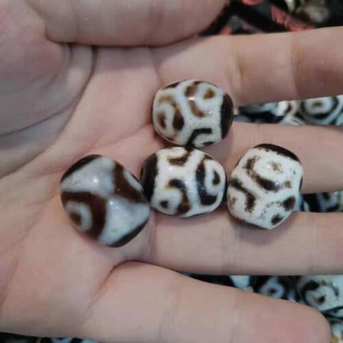 1pcs/lot Dallo Dzi Beads Short Fat Oval Three-eyed Bodhi Heart Agate Bead natural accessories gem jewelry folk-custom White line
