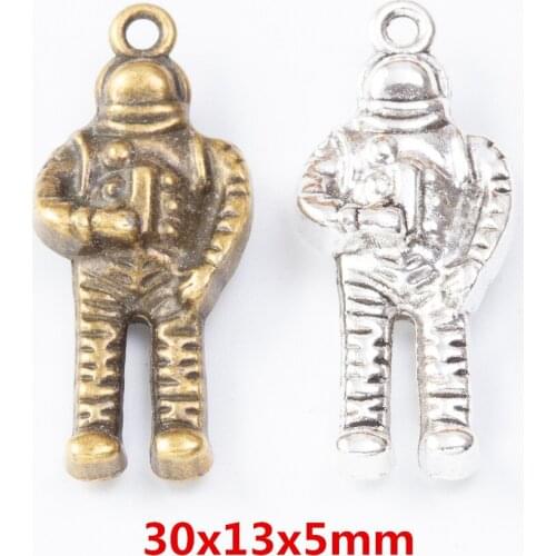 10 pieces of retro metal zinc alloy astronaut pendant for DIY handmade jewelry necklace making 7685