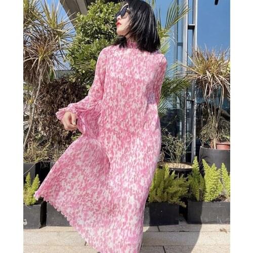 Women Dress 2021 Early Spring New Romantic Pink Pollen Smudge Printing Pleated Ruffled Midi Dress