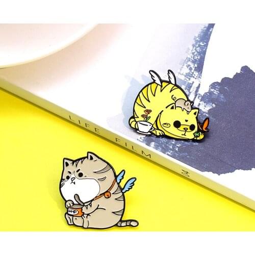 Creative Cartoon Little Wing Cat Eating Canned Fish Little Mouse On The Head Of Yellow Cat Animal Brooch Clothing Accessories
