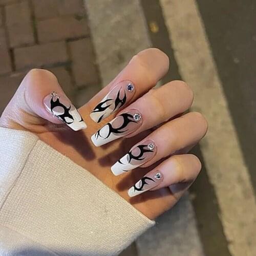 24pcs/Set Detachable Fake Nails European Black Fire Pattern Ballerina Nail Art Tips with Glue Fingernail DIY Coffin False Nails