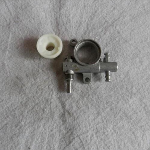 T425 OIL PUMP FOR HUSQVARNA CHAIN SAW T435 ALPINA 422 STIGA SPR270 CASTEL GARDEN XC42 CHAINSAWS PUMP HOUSING OILER 521586001