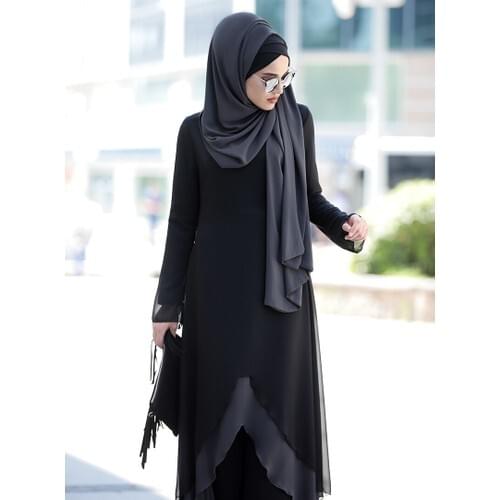 Muslim Women Havin Dual Suit Black stylish and elegant