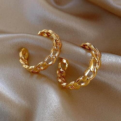 New Simple Hollow Chain Earrings Metal Cross Twist Pattern Ladies Fashion Earrings All-match Temperament Jewelry