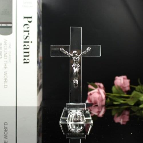 2021 Christian Cross Church Ornaments Crystal Cross Jesus Statue Religious Style Desktop Decoration Creative Figurine Sculpture