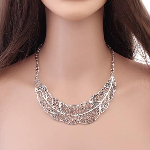 Occident Style Fashion Vintage Hollow Leaf Choker Necklace for Fashion Girls