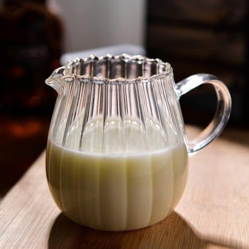 Heat-Resisting Clear Glass Tea Pitcher Japanese Stripe Milk Jug With Handle Coffee Milk Tea Pot Water Jug Home Cafe Drinkware L