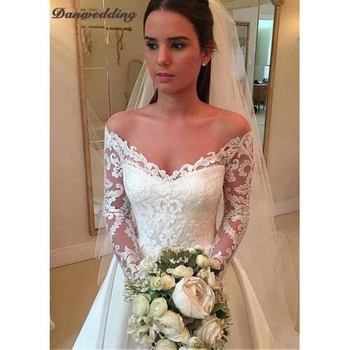 Vintage Satin Long Sleeve Wedding Dress Boat-Neck Chapel Train Lace Applique Cover Button A-Line Bridal Dress New Arrival