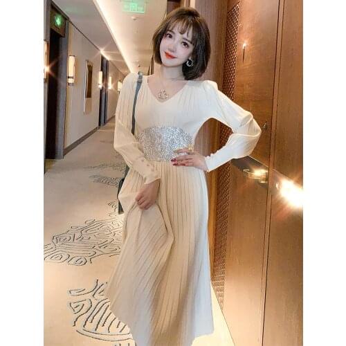 Sexy V Collar button high waist Nail Drill elegant pleated knitted dress womens winter new High Quality New Fashion