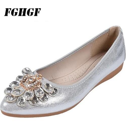 New Women Water Drill Shoes Loafers Shallow Slip On 2019 Summer Autumn Fashion Pointed Toe Casual Comfortable Dancing Shoes