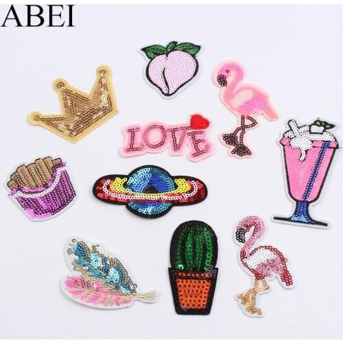 50pcs/Lot Flamingo Crown Planet Embroidery Patches Letters Clothing Decoration Accessories Diy Iron Heat Transfer Applique