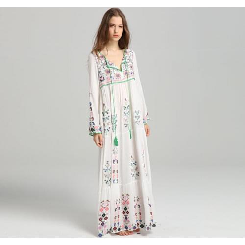 The new summer Bohemian tourism holiday beach dress ethnic wind embroidery retro loose v-neck long dress