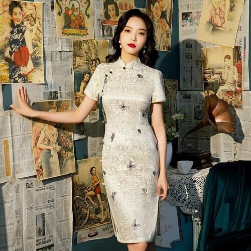 Female Sexy Lace Qipao Vintage Mandarin Collar Chinese Traditional Dress Flower Embroidery Cheongsam Beige Short Vestidos