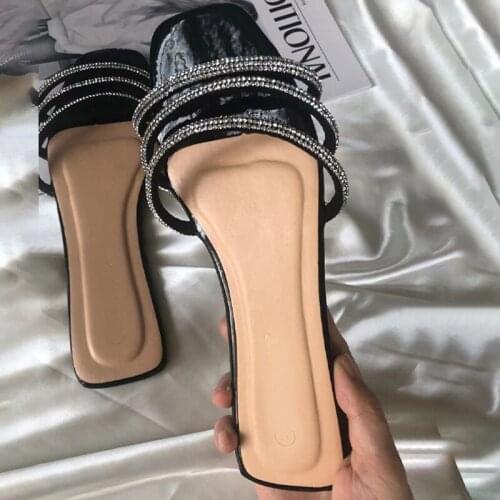 Women Slippers Ladies Crystal Blling Outdoor Beach Flats Shoes Female Summer Vogue Casual Narrow Band Slippers Woman Footwear