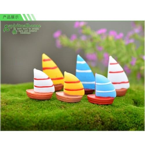 1pcs/lot Lovely Cute Mini Boat 3cm An 4cm Sail Sailing Boat Miniature Garden Sea Breeze Boat DIY Decoration Fairy Garden