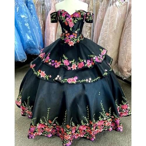 Mexican Black Embroidered Quinceanera Dresses Floral Applique Off The Shoulder Plus Size Prom Party Gowns For Sweet 15 16 Girls