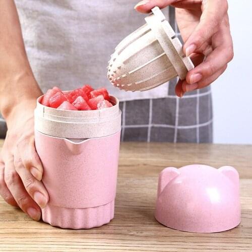 Wheat straw cartoon shape manual juicer Household small fruit lemon orange juice cup Kitchenware