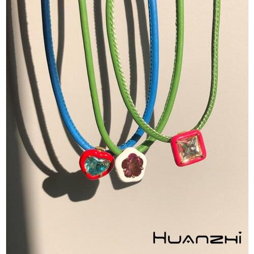 HUANZHI 2021 New Colorful PU Leather Choker Love Heart Flower Enamel Zircon Clavicle Necklace for Women Girls Party Jewelry