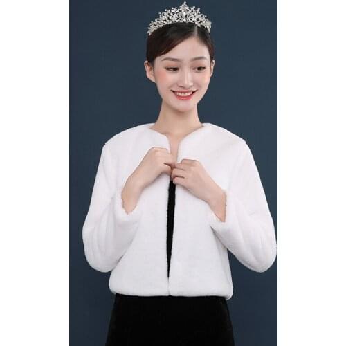 Wedding Dress Accessories Faux Fur Bolero Long Sleeves Red White Wedding Jackets Winter Warm Fur Coats Bride Short Wedding Coat