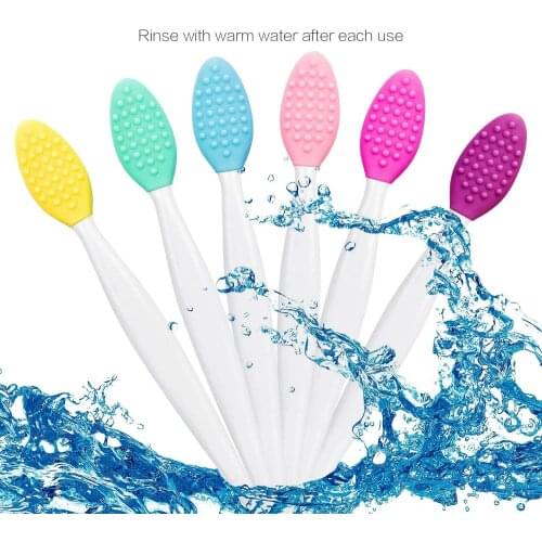 Silicone exfoliating lip brush, double-sided lip brush is a soft and clean beauty tool makes the skin smoother and the lips full
