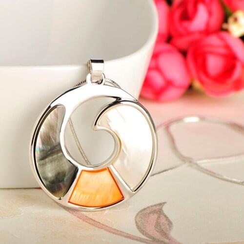 Blucome 2018 New Fashion Jewelry Round Big Pendants Shell Material Necklace Women Exquisite Gift Wedding Party Dress Accessories