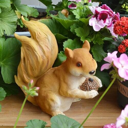 Hand-painted Resin Animals Simulation Squirrel Sculptures Garden Decoration Outdoor European-style Home Ornaments