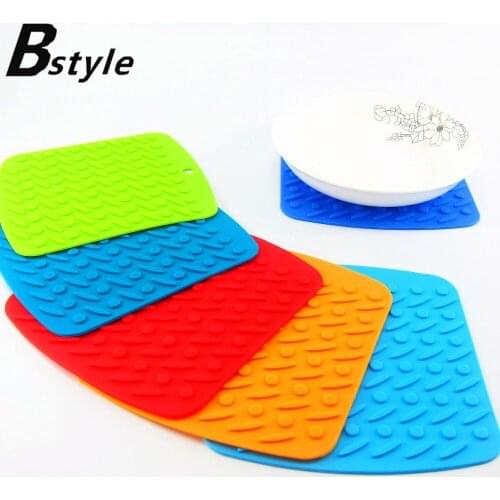 Wholesale 8pcs Kitchen Cooking tool Insulated Non-slip Microwave Oven No-slip Heat Resistant Skid Silicone Mats & PadS