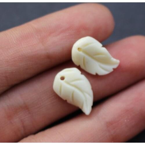 20 pieces/lot) 9mm*14.4mm*2.7mm Carved Artificial Coral leaf Small leaf Beige color for Jewelry making