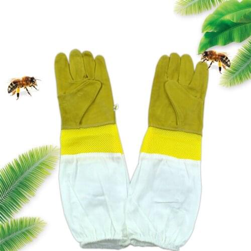 A Pair Beekeeping Gloves Breathable Anti Bee Sting Long Sleeves Yellow Mesh White Sheepskin Hollow Beekeeping Protective Gloves