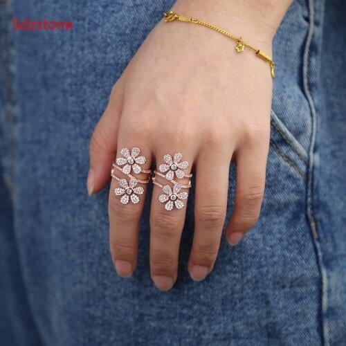 Sdzstone 2020 Spring Rose Gold Color Clear Cubic Zirconia Delicate Flower Charm Rings Burst Knuckle Mini Women Jewelry Ring
