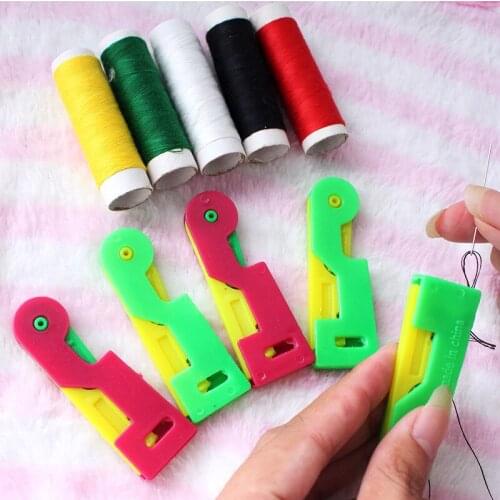 3Pcs/5Pcs/10Pcs Willekeurige Kleur Ouderen Handig Automatische Naaien Naaldinrijger Draadgeleider Tool Sewing Tools