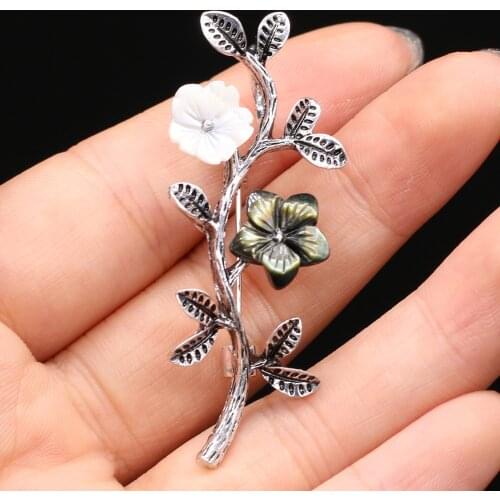 Plum Blossom Lady Brooches Flowers Shape Alloy Brooch Pins for Girls Weddings Banquet Office Dress Coat Brooch Jewelry Gifts