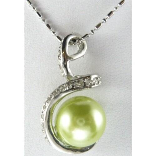 Worderful green shell pearl Crystal Pendant Necklace