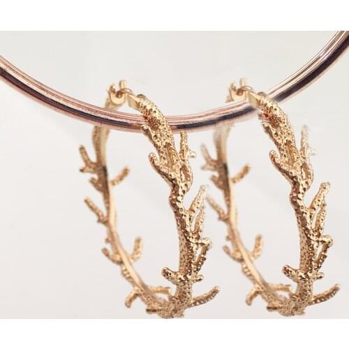 Korean 2020 big hoop coral punk women VKME mode metall große blume schmuck damen blume ohrringe klassische ohrringe Brincos part