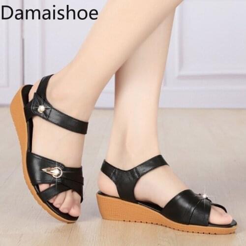 2021 Summer New Soft Bottom Non-Slip Womens Sandals Wedge Flat Mom Shoes Versatile Middle-Aged and Elderly Women Shoes Non-Slip