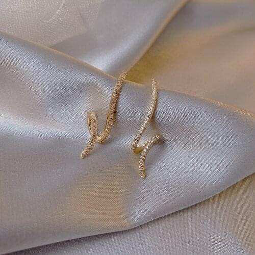 2020 New contracted Korean shiny long earrings fashion fine crystal Irregular modelling Women Drop earrings design Jewelry